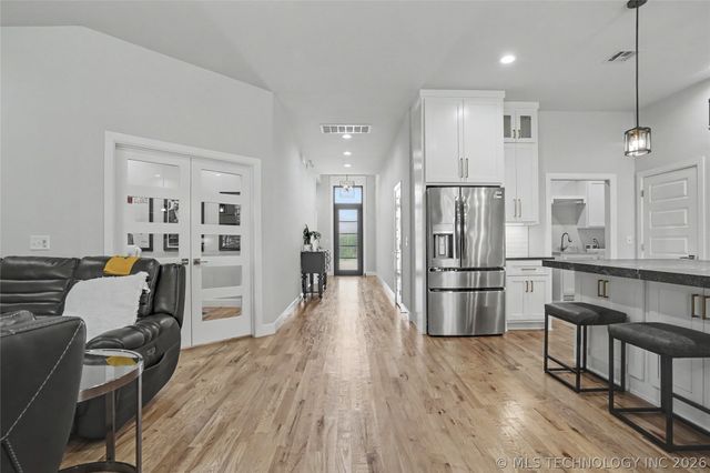 2065 E 136th Place S, Bixby, OK 74008