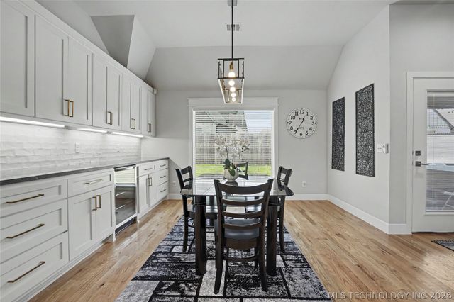 2065 E 136th Place S, Bixby, OK 74008