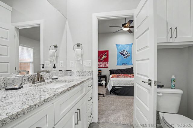 2065 E 136th Place S, Bixby, OK 74008