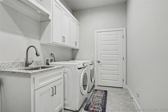 2065 E 136th Place S, Bixby, OK 74008