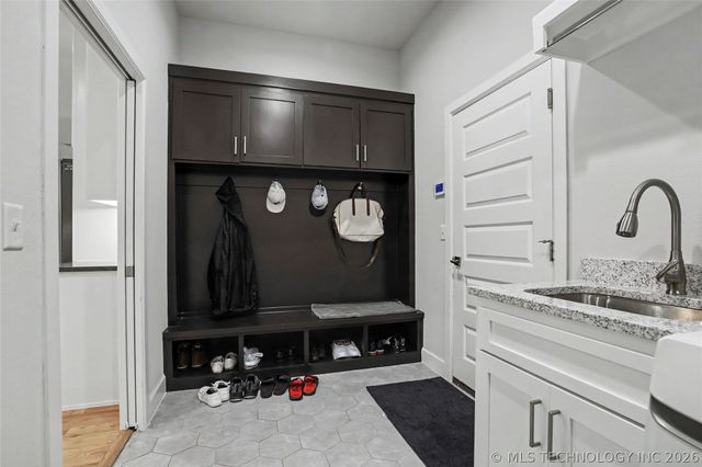 2065 E 136th Place S, Bixby, OK 74008