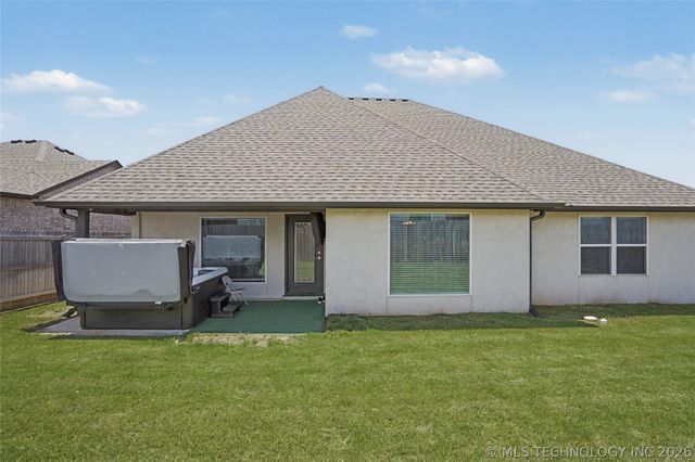 2065 E 136th Place S, Bixby, OK 74008