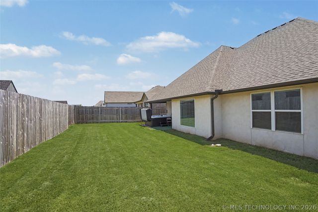 2065 E 136th Place S, Bixby, OK 74008