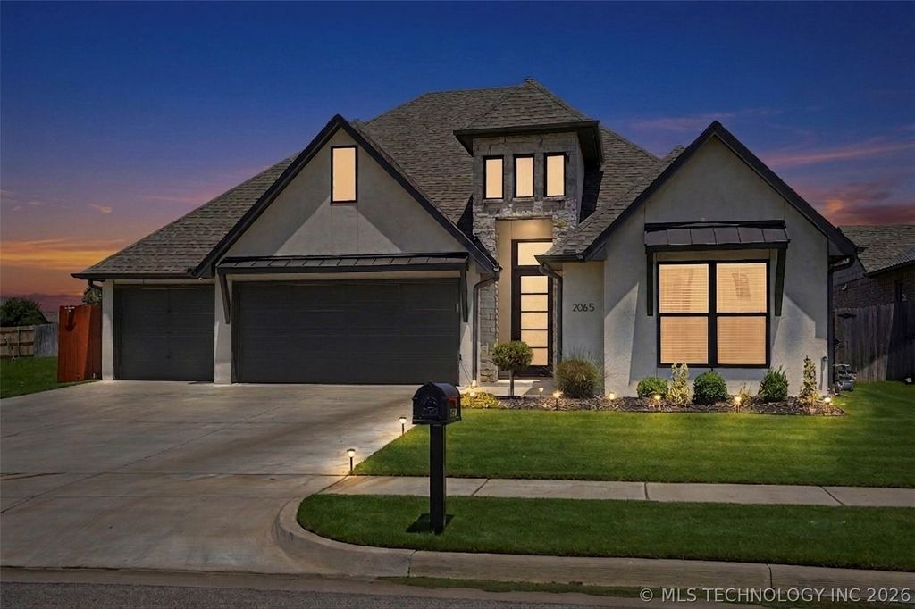 2065 E 136th Place S, Bixby, OK 74008