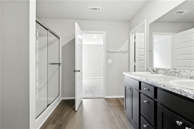 466 Rock Creek Drive, Tonganoxie, KS 66086