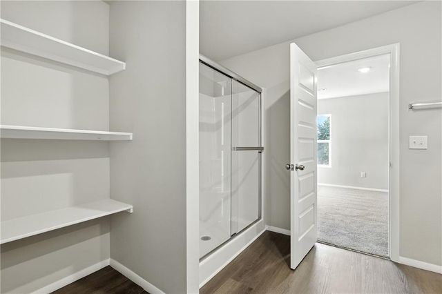 466 Rock Creek Drive, Tonganoxie, KS 66086