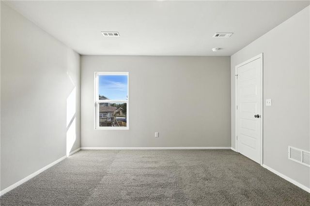 466 Rock Creek Drive, Tonganoxie, KS 66086