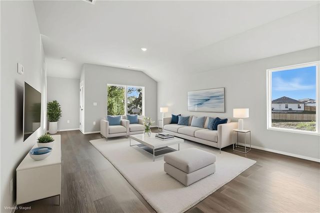 466 Rock Creek Drive, Tonganoxie, KS 66086