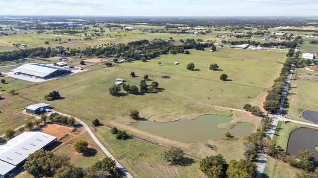 000 Friendship Road, Pilot Point, TX 76258