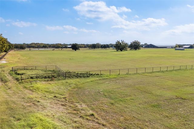 000 Friendship Road, Pilot Point, TX 76258