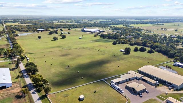 000 Friendship Road, Pilot Point, TX 76258