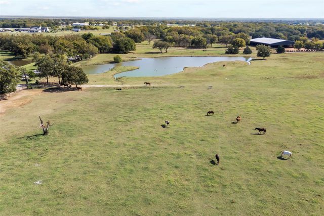 000 Friendship Road, Pilot Point, TX 76258