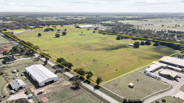 000 Friendship Road, Pilot Point, TX 76258