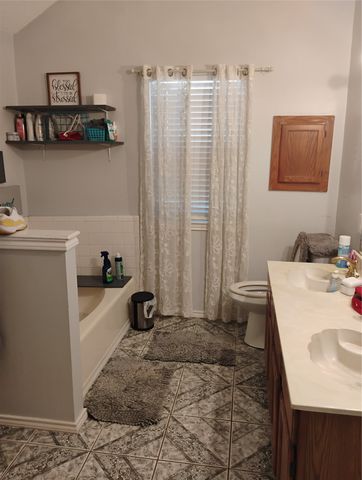 712 Atteberry Lane, Lancaster, TX 75146