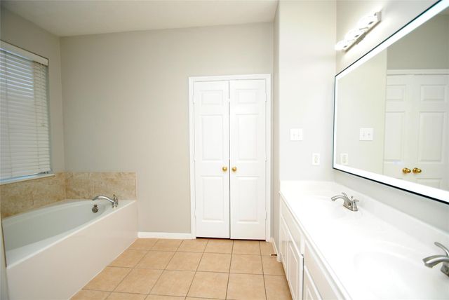 1115 Oxford Mills Lane, Sugar Land, TX 77479