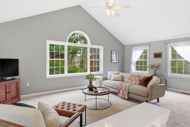 6 Kristyn Ln, North Reading, MA 01864