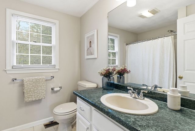 6 Kristyn Ln, North Reading, MA 01864