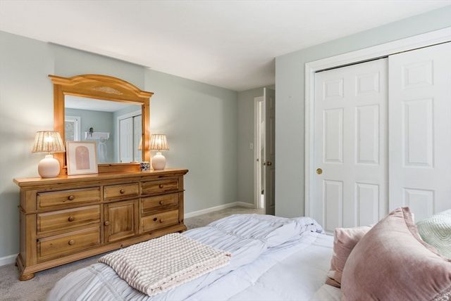 6 Kristyn Ln, North Reading, MA 01864