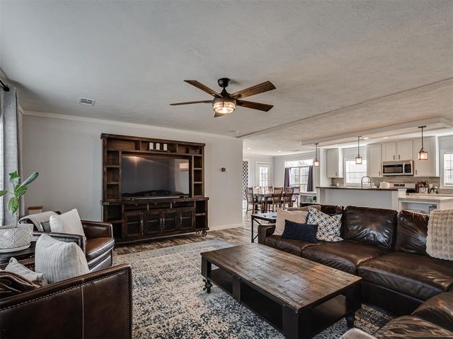 9180 S Santa Fe Road, Guthrie, OK 73044