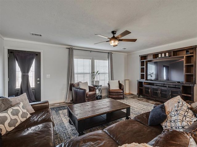 9180 S Santa Fe Road, Guthrie, OK 73044