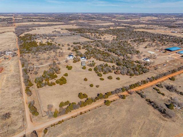 9180 S Santa Fe Road, Guthrie, OK 73044