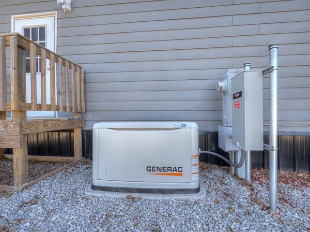 9180 S Santa Fe Road, Guthrie, OK 73044