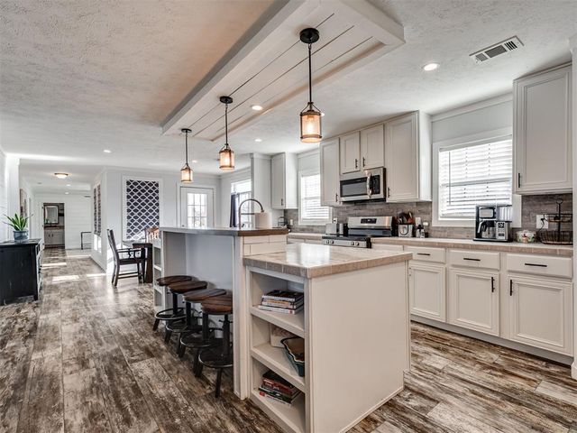 9180 S Santa Fe Road, Guthrie, OK 73044