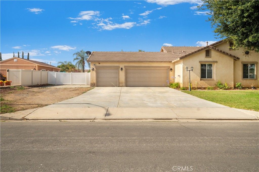 805 Limousin Street, Perris, CA 92571