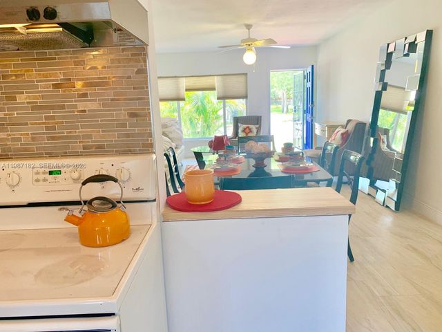 2 NE 45th St, Miami, FL 33137