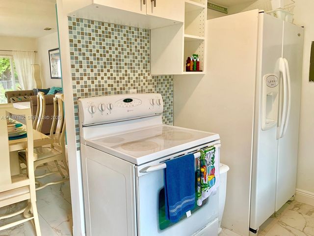 2 NE 45th St, Miami, FL 33137