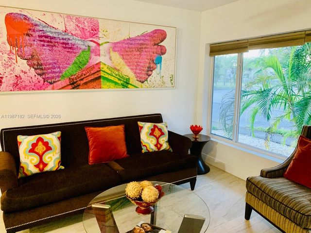 2 NE 45th St, Miami, FL 33137