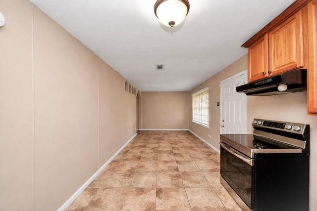 2914 Dragonwick Drive, Houston, TX 77045