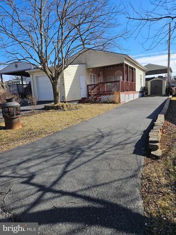 BLOCK 47 LOT 14 JELLYSTONE AVE, Falling Waters, WV 25419