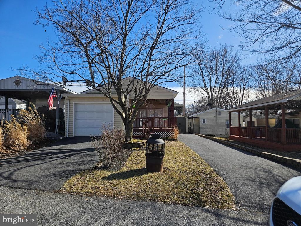 BLOCK 47 LOT 14 JELLYSTONE AVE, Falling Waters, WV 25419