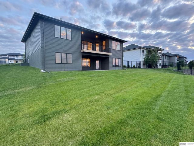 19006 Acorn Drive, Gretna, NE 68028