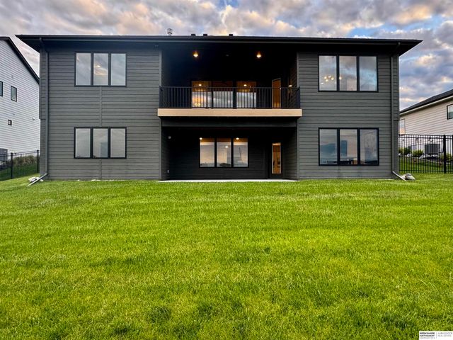 19006 Acorn Drive, Gretna, NE 68028