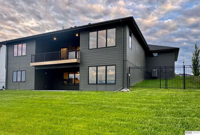 19006 Acorn Drive, Gretna, NE 68028