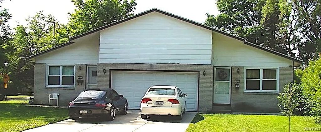 111 Sunshine Drive, Amherst, NY 14222