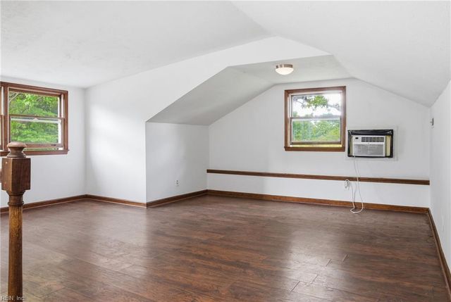 1105 Cogliandro DR, Chesapeake, VA 23320