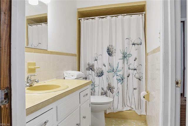 1105 Cogliandro DR, Chesapeake, VA 23320