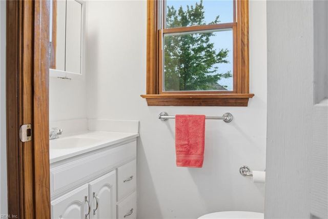 1105 Cogliandro DR, Chesapeake, VA 23320