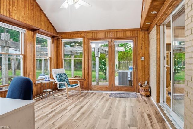 1105 Cogliandro DR, Chesapeake, VA 23320