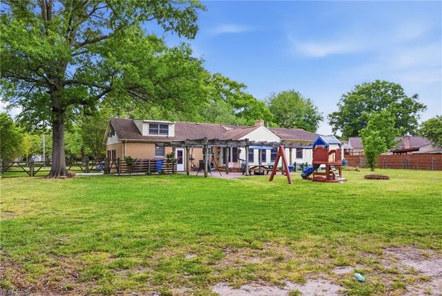 1105 Cogliandro DR, Chesapeake, VA 23320