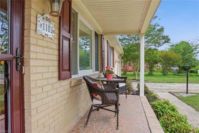 1105 Cogliandro DR, Chesapeake, VA 23320