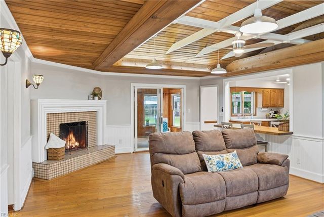 1105 Cogliandro DR, Chesapeake, VA 23320