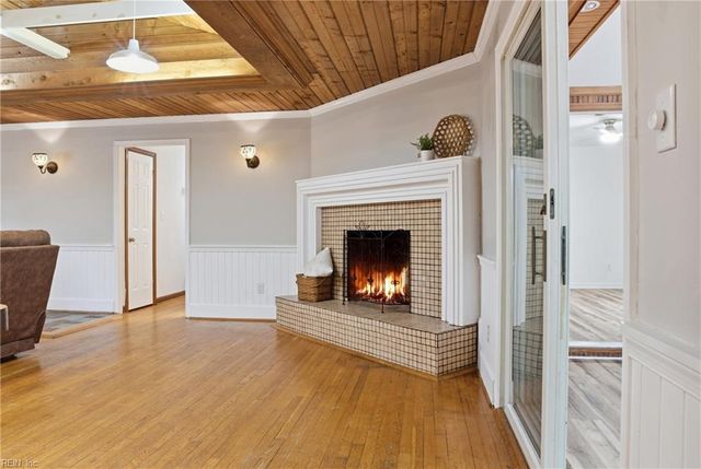 1105 Cogliandro DR, Chesapeake, VA 23320