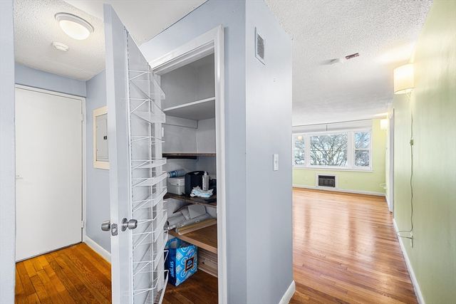 150 Wrentham St 9, Boston, MA 02124