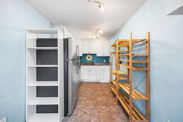 150 Wrentham St 9, Boston, MA 02124