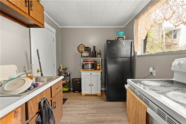 731 Lincoln Ave, Charleroi Boro, PA 15022