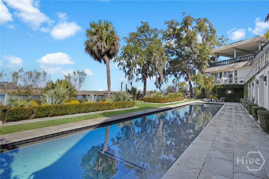 Image 1 of property listing at 160 Oatland Island Road B, Savannah, GA 31410